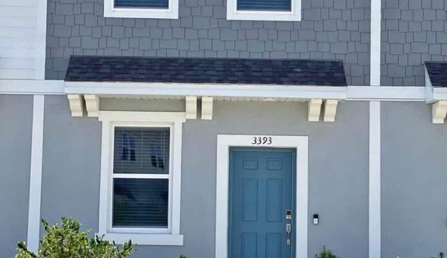 2-bedroom, 2/5 bath townhome in westview Kissimmee with cool AC,