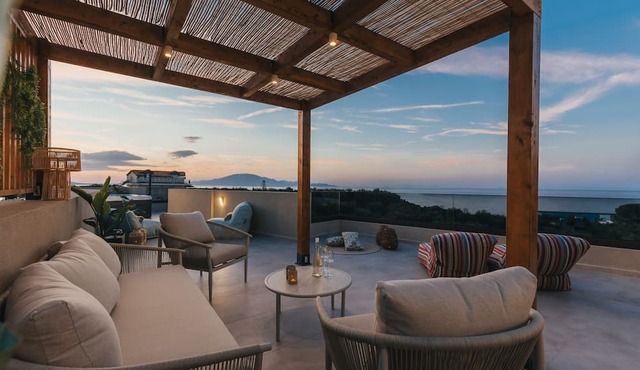 Ark Luxury Suite with Hot tub and Sea Views